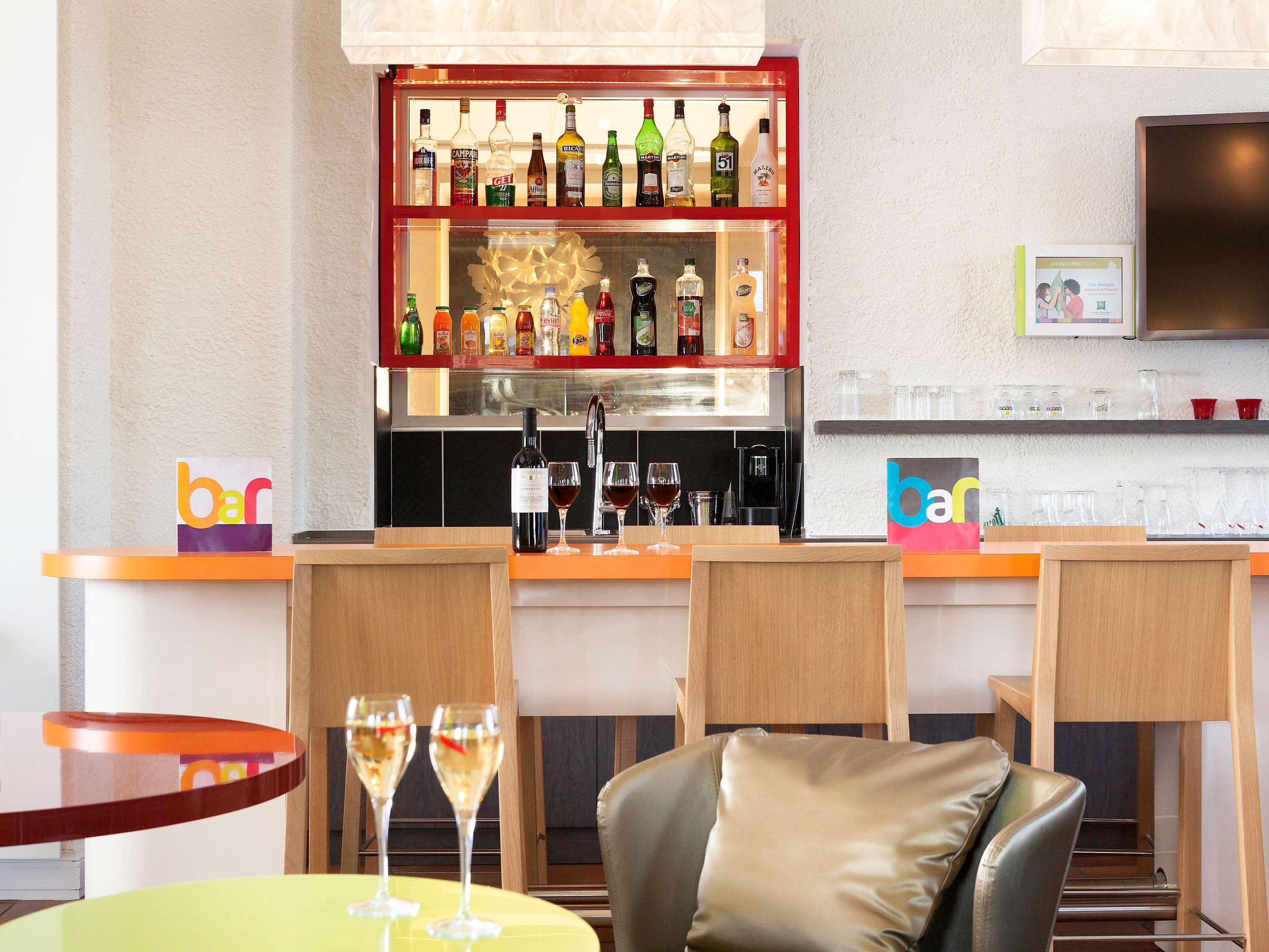 Ibis Styles Bayonne Hotel Bagian luar foto