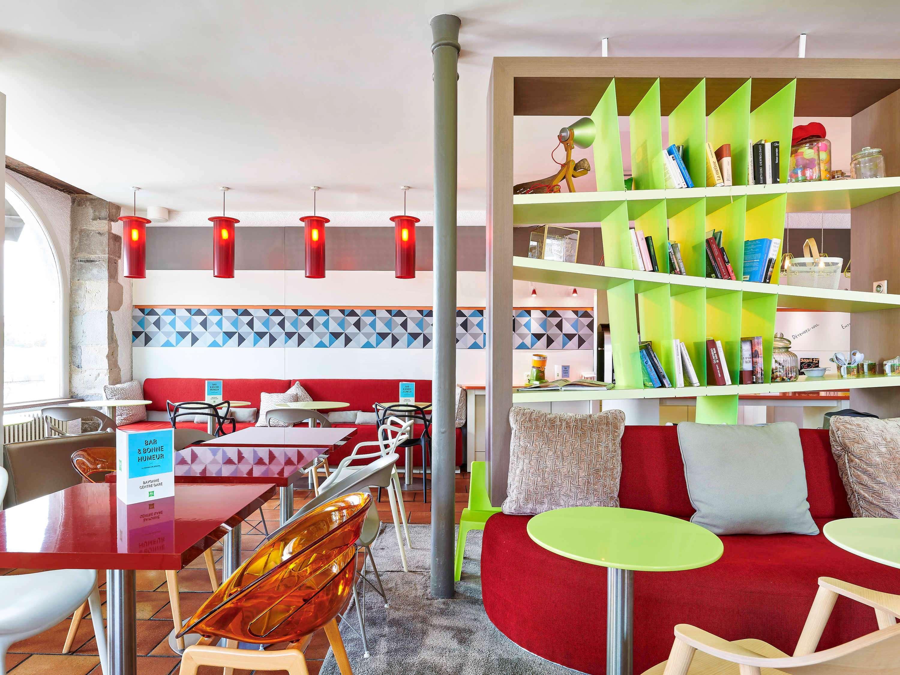 Ibis Styles Bayonne Hotel Bagian luar foto