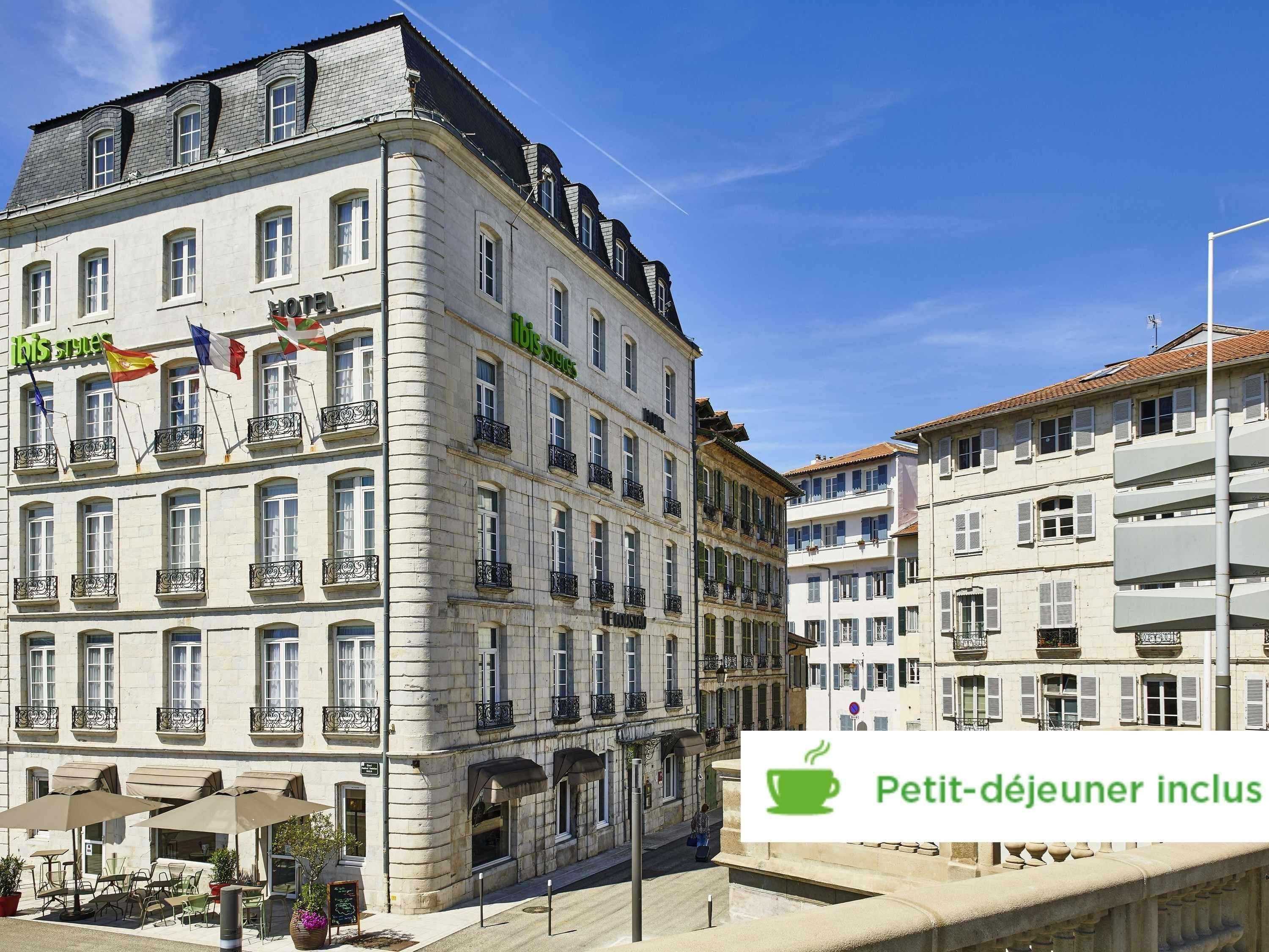 Ibis Styles Bayonne Hotel Bagian luar foto
