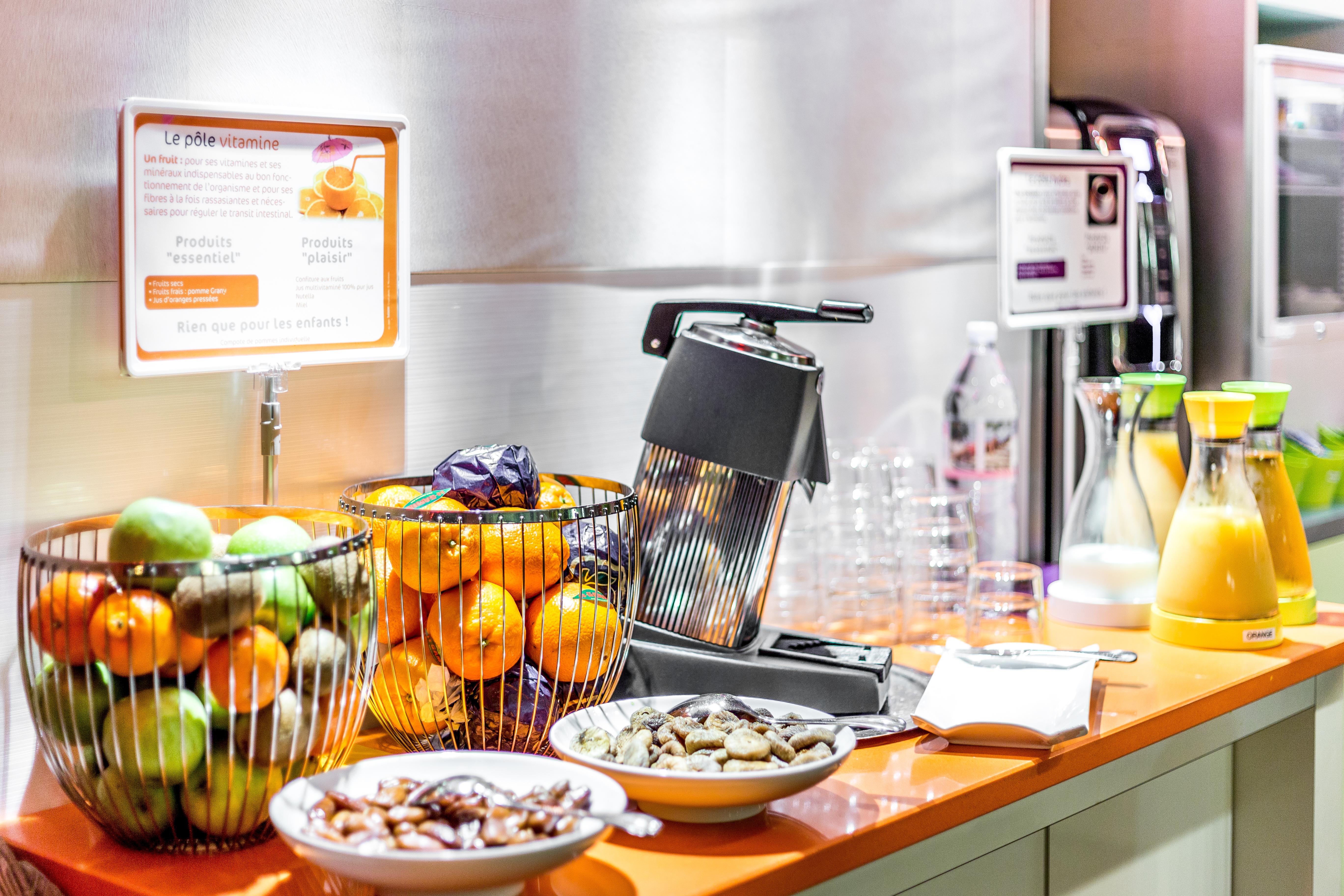 Ibis Styles Bayonne Hotel Bagian luar foto