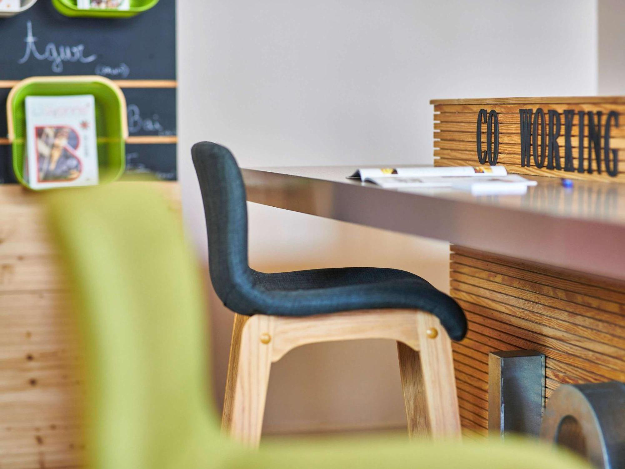 Ibis Styles Bayonne Hotel Bagian luar foto